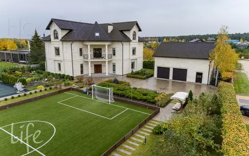 2-этажный коттедж 1 280 м² с отделкой