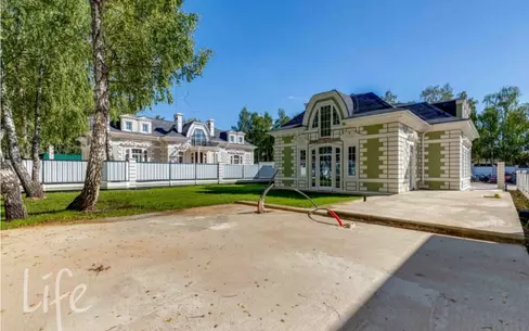 2-этажный коттедж 240 м² без отделки