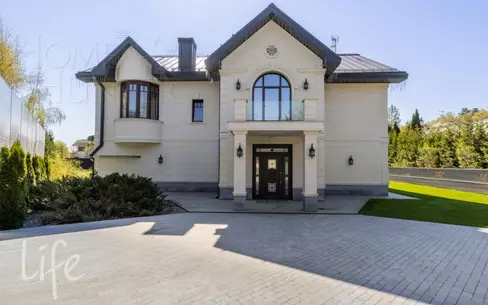 2-этажный коттедж 700 м² с отделкой