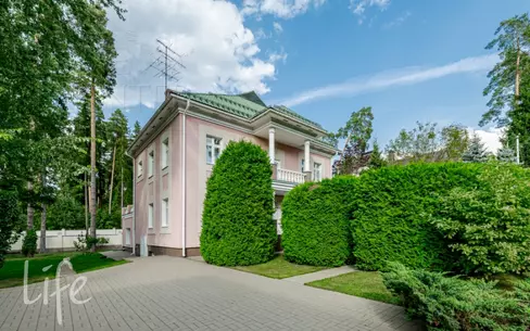 2-этажный коттедж 392 м² с отделкой