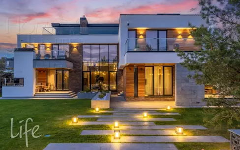 2-этажный коттедж 550 м² с отделкой