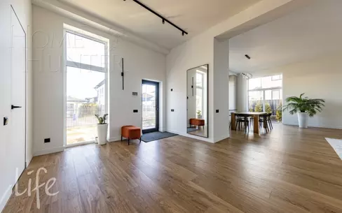 2-этажный коттедж 260 м² с отделкой