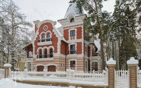 2-этажный коттедж 702 м² с отделкой