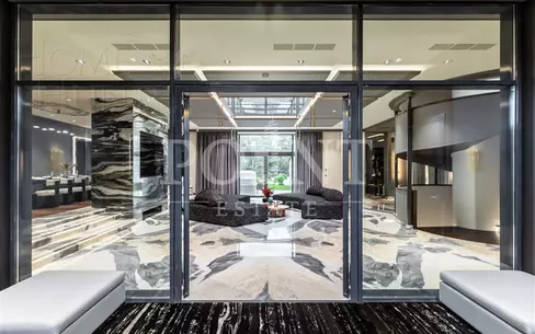 2-этажный коттедж 2 000 м² с отделкой