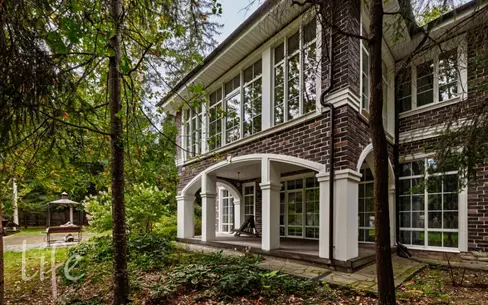 2-этажный коттедж 688 м² с отделкой