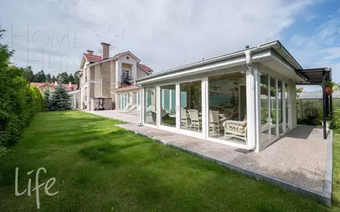 2-этажный коттедж 250 м² с отделкой