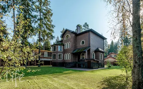 2-этажный коттедж 450 м² с отделкой