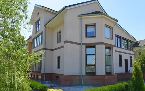 2-этажный коттедж 600 м² с отделкой