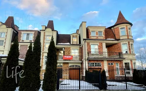 2-этажный таунхаус 350 м² с отделкой