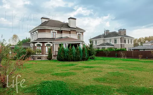 2-этажный коттедж 400 м² с отделкой