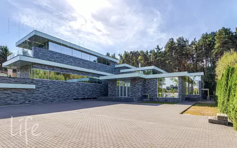 3-этажный коттедж 1 546 м² без отделки