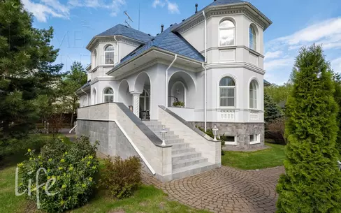 2-этажный коттедж 500 м² с отделкой