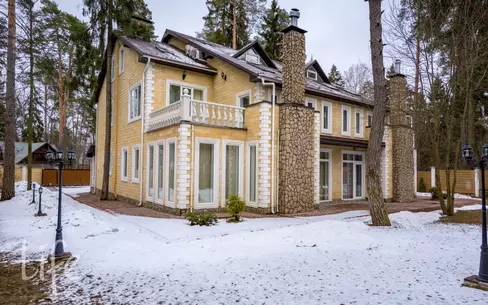 2-этажный таунхаус 385 м² с отделкой