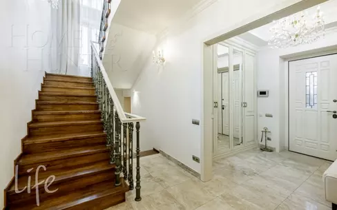 2-этажный коттедж 400 м² с отделкой