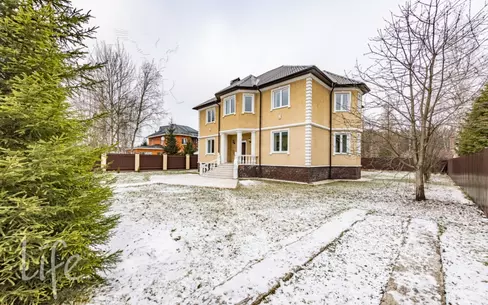 2-этажный коттедж 370 м² с отделкой