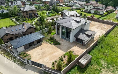 2-этажный коттедж 530 м² без отделки