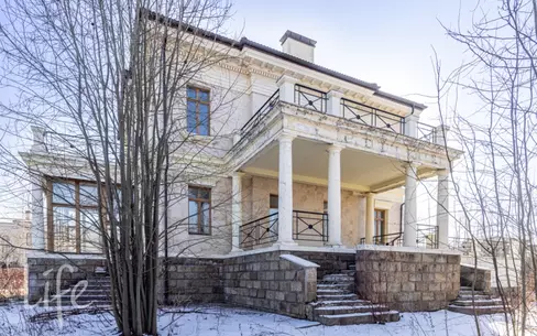 2-этажный коттедж 680 м² без отделки