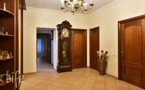 2-этажный коттедж 550 м² с отделкой