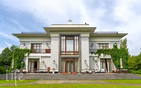 3-этажный коттедж 1 315 м² с отделкой