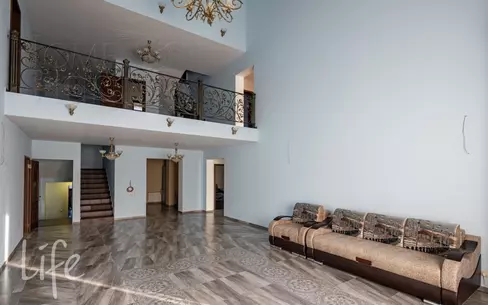 2-этажный коттедж 500 м² с отделкой