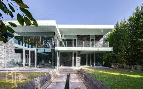 3-этажный коттедж 1 546 м² без отделки