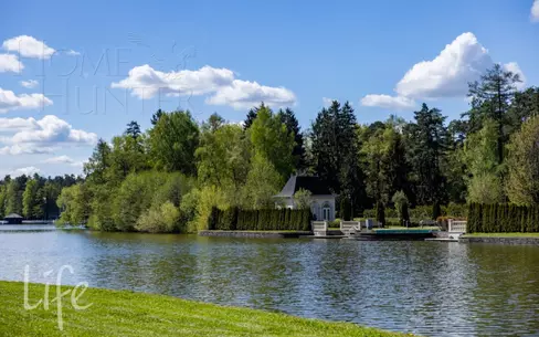 4-этажный таунхаус 395 м² без отделки