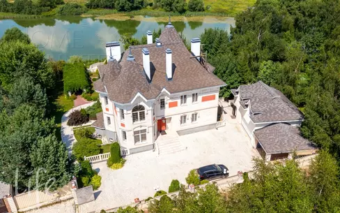 2-этажный коттедж 800 м² с отделкой