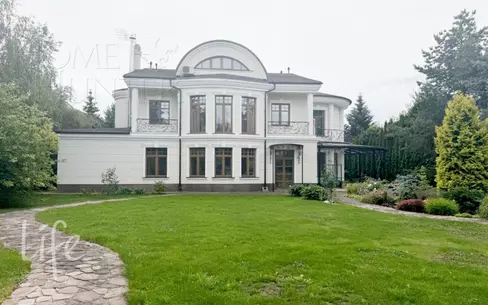 2-этажный коттедж 500 м² с отделкой