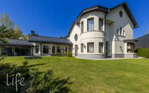 2-этажный коттедж 700 м² с отделкой