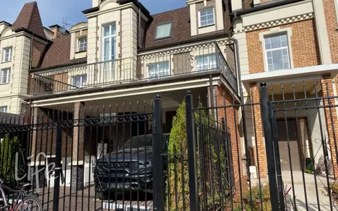 2-этажный таунхаус 345 м² с отделкой