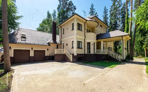 2-этажный коттедж 845 м² с отделкой