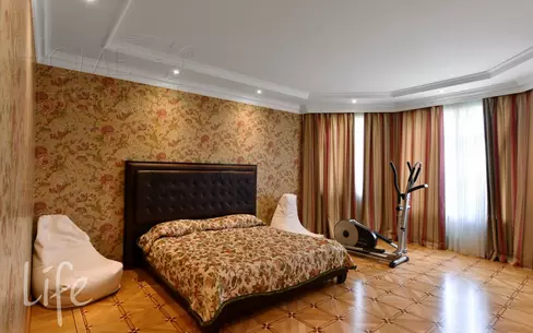 3-этажный коттедж 350 м² с отделкой