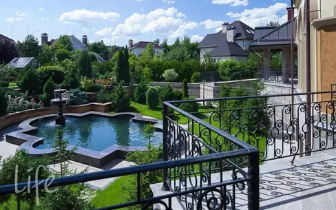 2-этажный коттедж 1 700 м² с отделкой