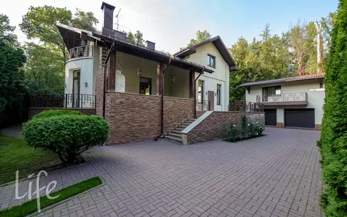 2-этажный коттедж 600 м² с отделкой