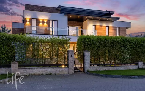 2-этажный коттедж 550 м² с отделкой