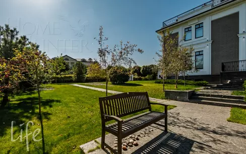 3-этажный коттедж 1 185 м² с отделкой