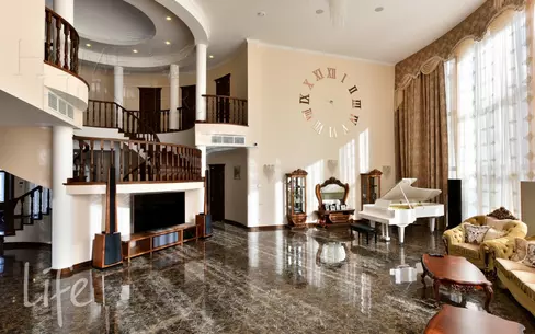 2-этажный коттедж 1 200 м² с отделкой