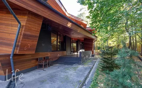 3-этажный коттедж 539 м² с отделкой