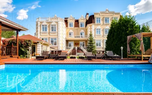 3-этажный коттедж 1 650 м² с отделкой