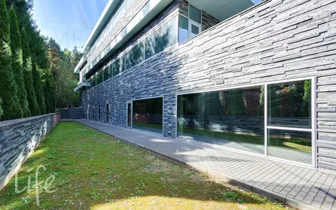 3-этажный коттедж 1 546 м² без отделки