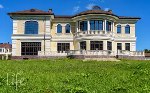 2-этажный коттедж 976 м² без отделки