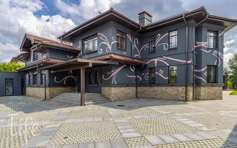 2-этажный коттедж 550 м² с отделкой