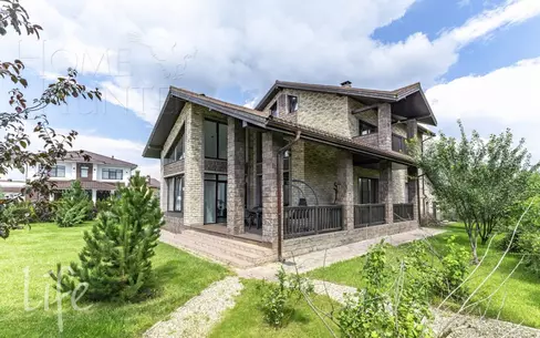 2-этажный коттедж 300 м² с отделкой