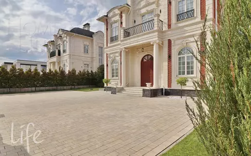 2-этажный коттедж 250 м² с отделкой