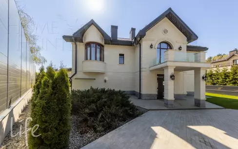 2-этажный коттедж 700 м² с отделкой