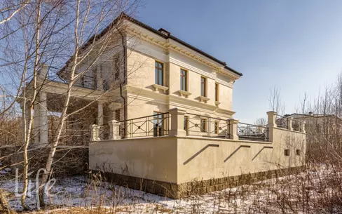 2-этажный коттедж 680 м² без отделки