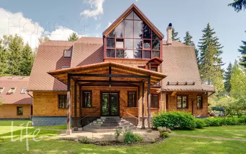 3-этажный коттедж 650 м² с отделкой