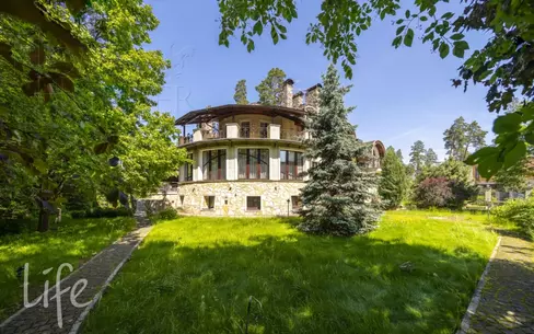 2-этажный коттедж 880 м² с отделкой