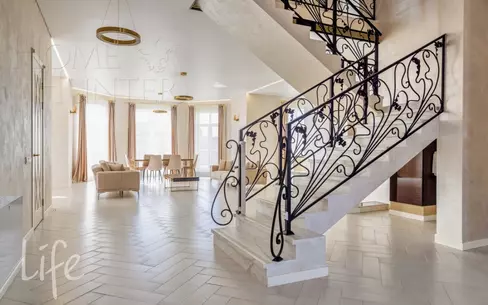 2-этажный коттедж 436 м² с отделкой