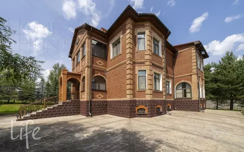 2-этажный коттедж 1 200 м² с отделкой